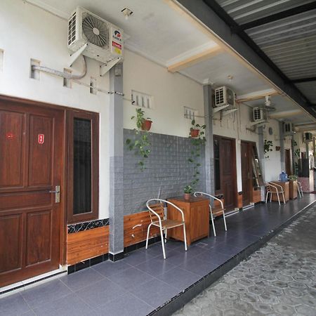 Super Oyo Capital O 2258 Santana Syariah Guest House Kartosuro Exterior foto
