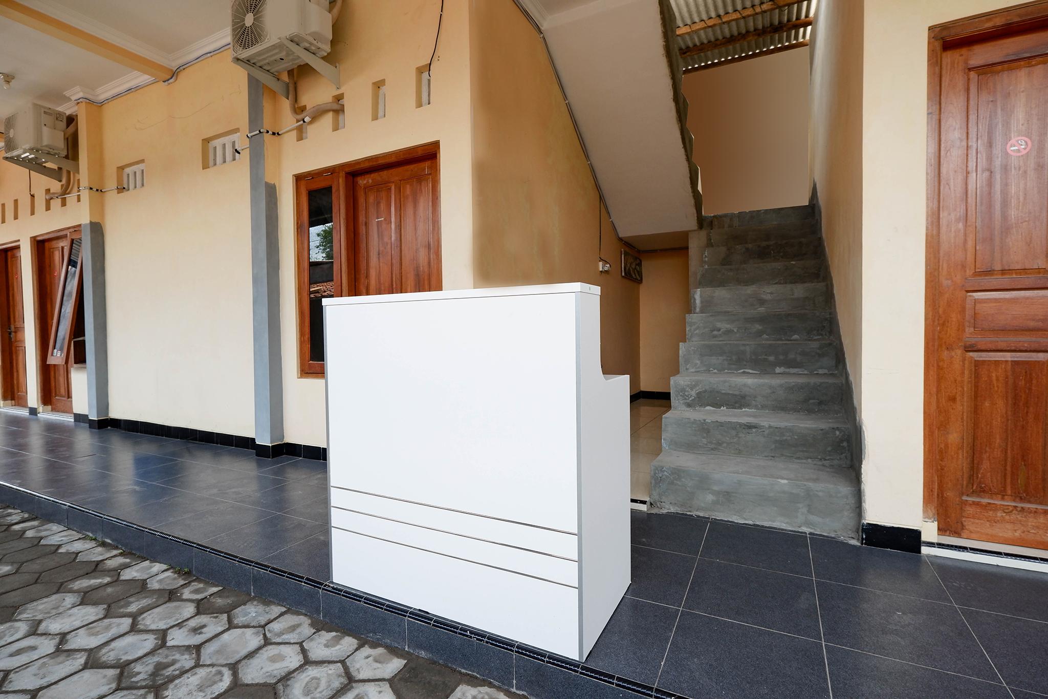Super Oyo Capital O 2258 Santana Syariah Guest House Kartosuro Exterior foto