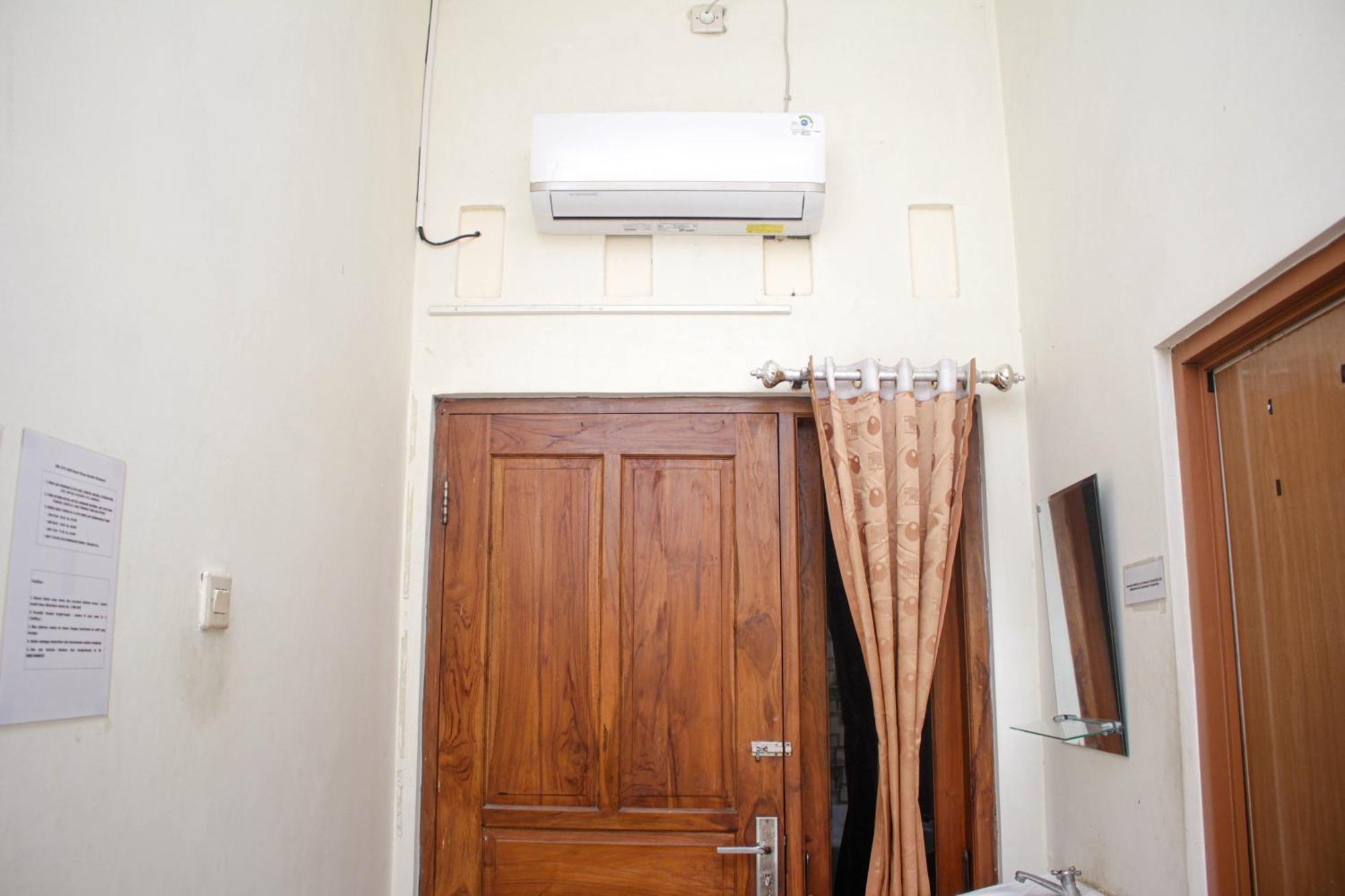 Super Oyo Capital O 2258 Santana Syariah Guest House Kartosuro Exterior foto