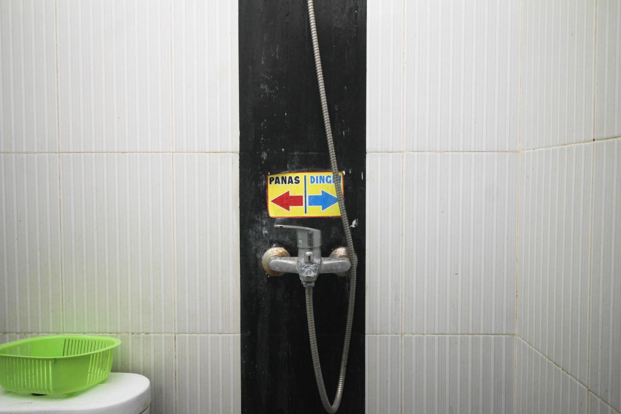 Super Oyo Capital O 2258 Santana Syariah Guest House Kartosuro Exterior foto
