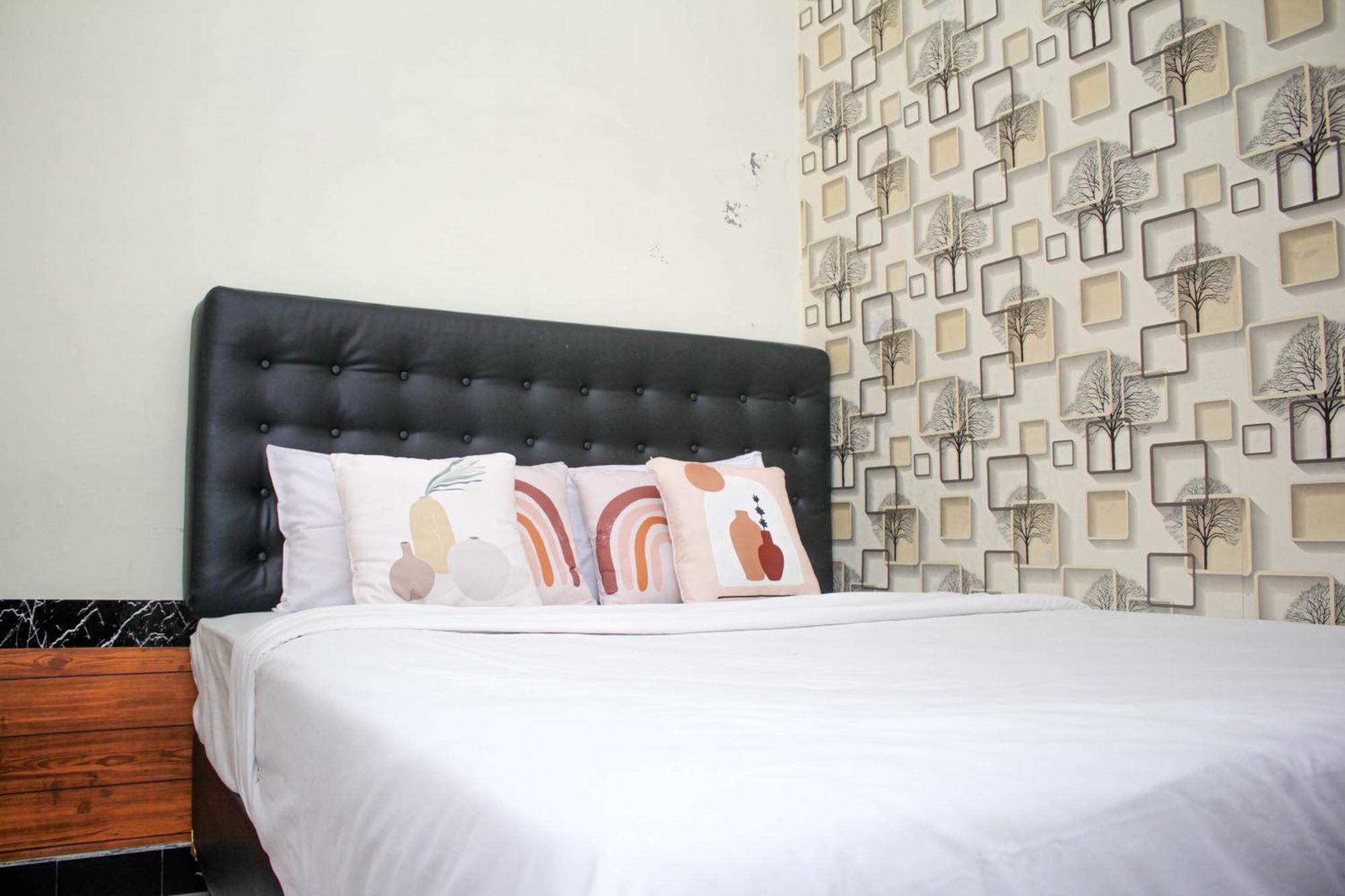 Super Oyo Capital O 2258 Santana Syariah Guest House Kartosuro Exterior foto