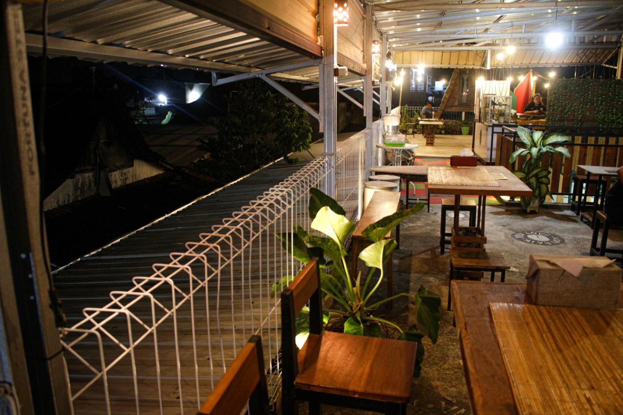 Super Oyo Capital O 2258 Santana Syariah Guest House Kartosuro Exterior foto