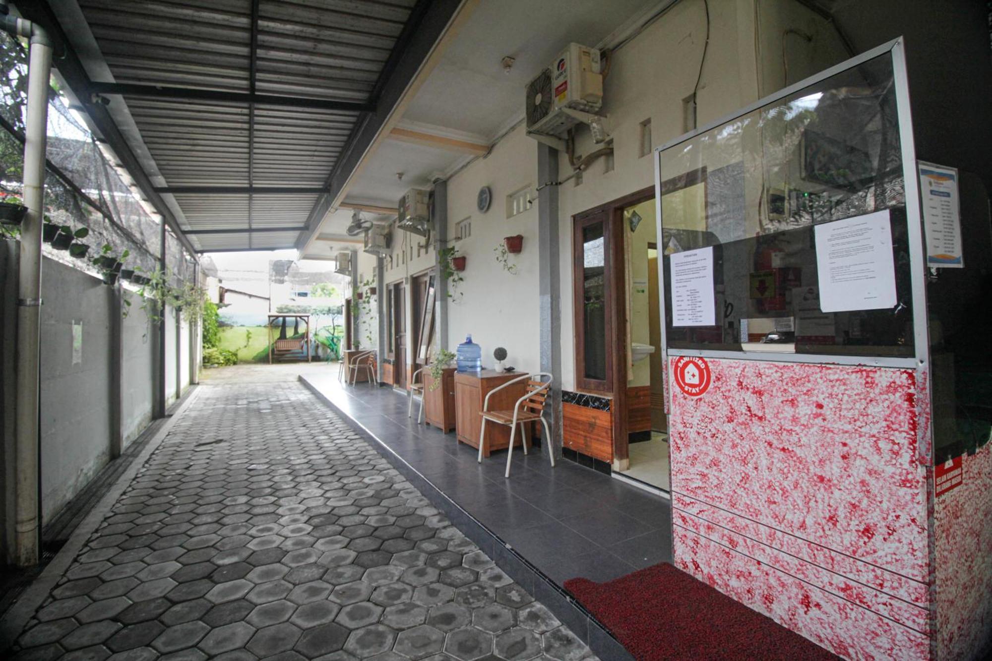 Super Oyo Capital O 2258 Santana Syariah Guest House Kartosuro Exterior foto