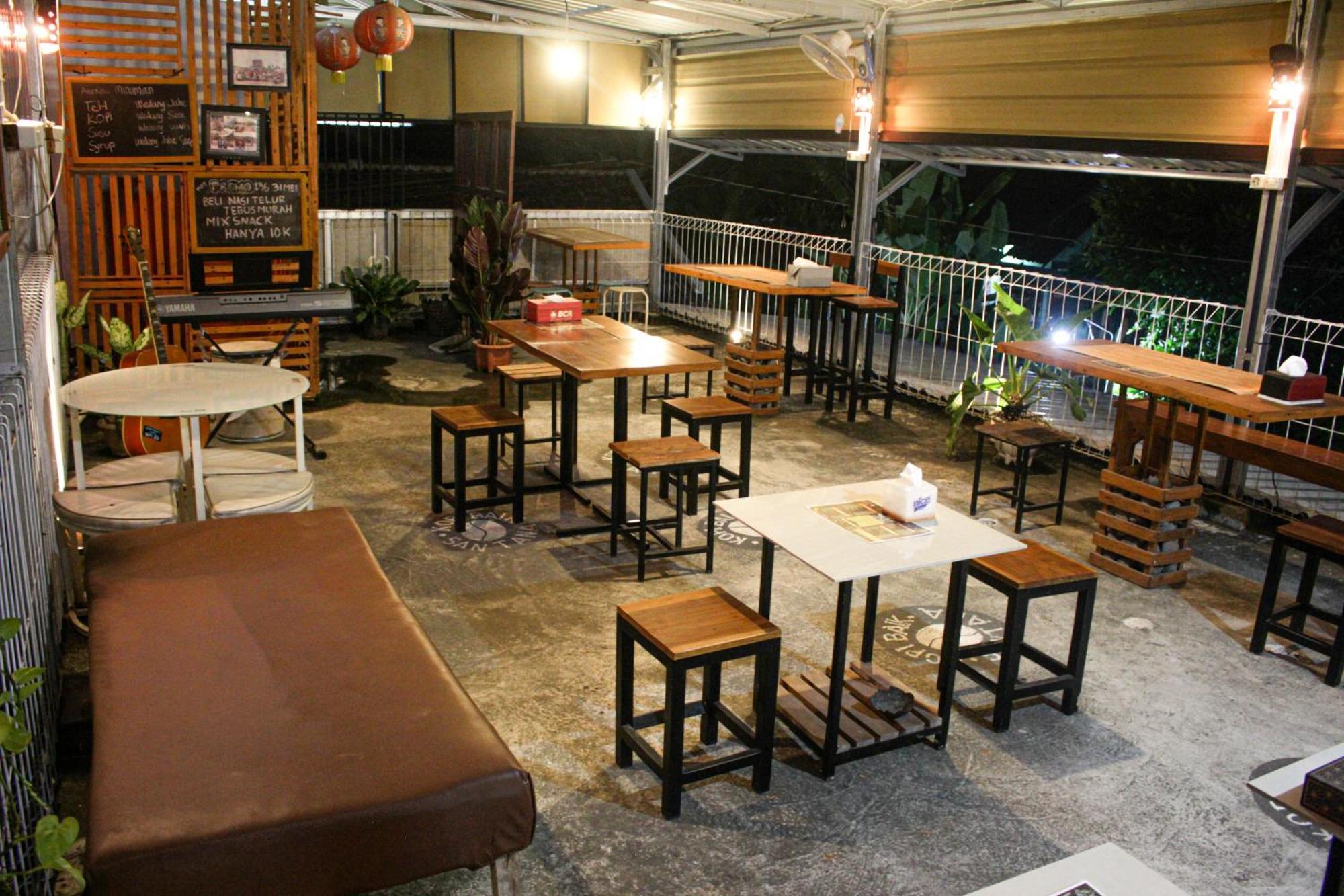 Super Oyo Capital O 2258 Santana Syariah Guest House Kartosuro Exterior foto